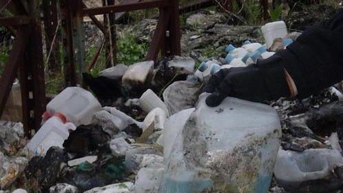 Il capannone-discarica? È ancora lì