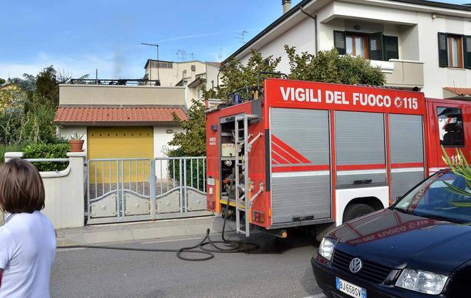 Fuoco distrugge terrazza coperta 