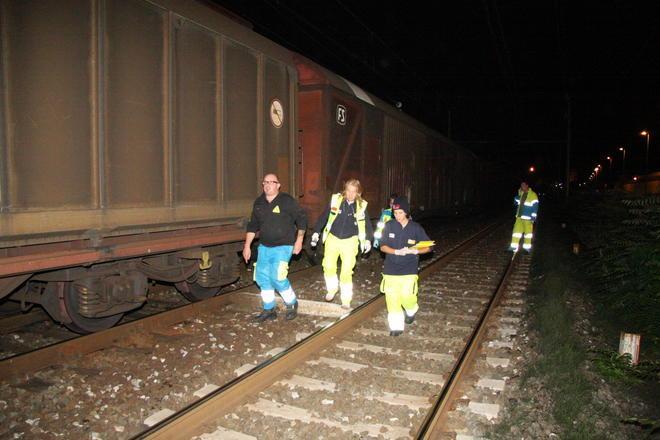 Travolti mentre attraversano i binari: tre morti nella notte a Viareggio 