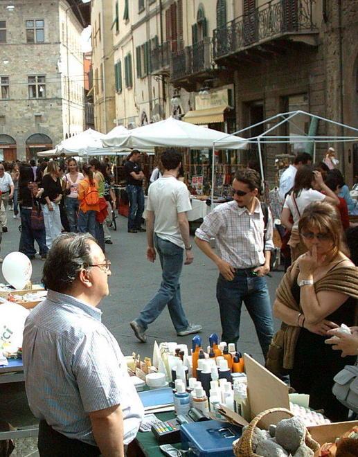 Nella città senz’auto mostre, musica e scacchi in piazza 