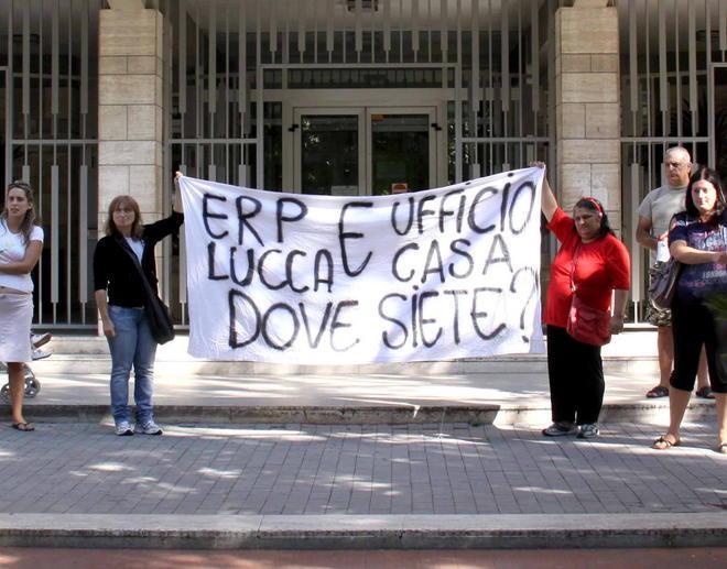 «Casa, le nuove regole puniscono i più deboli» 