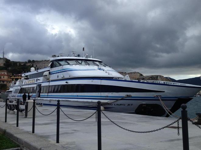 Novità sul porto, Toremar cambia aliscafo 