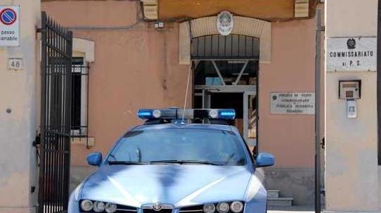 Presa dalla polizia borseggiatrice in azione al mercato