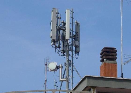 Inamovibile l’antenna al campo sportivo 