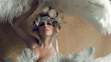 Il burlesque sbarca in città ironia e sensualità al Cral Eni