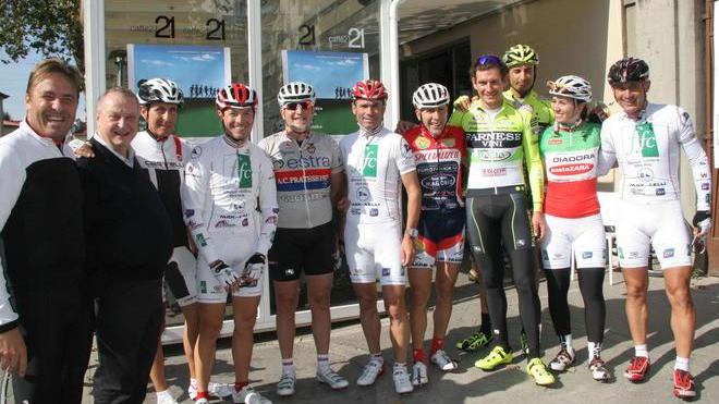 La tappa pratese del “ciclista-testimonial” Marzotto