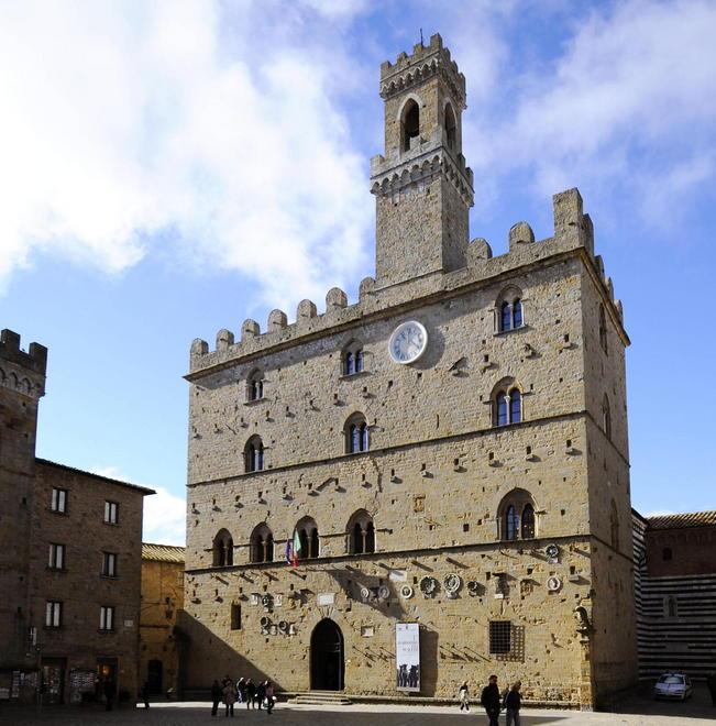 «Basta insinuazioni» Dipendenti comunali strigliano il sindaco
