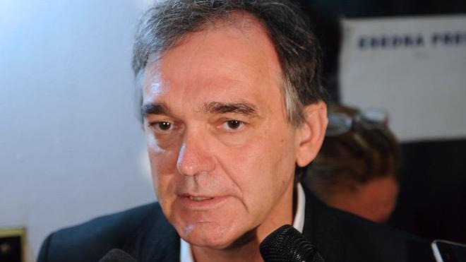 Carnevale, Rossi prende tempo