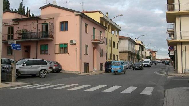 Una rotatoria provvisoria in via IV Novembre
