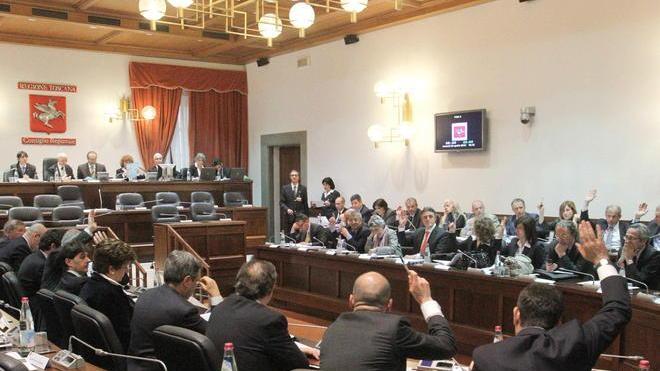 Votare o non votare Il dilemma Province non fa dormire il Pd