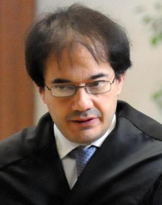 Violenza a una 15enne, condannato 