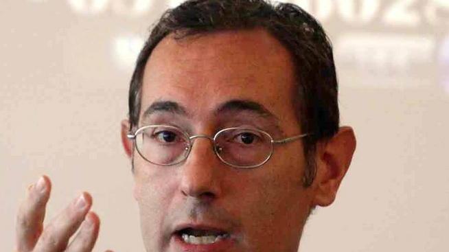 Concessionaria Scotti e Computer Gross a fianco dell’Use