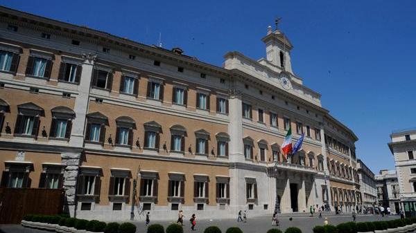 Vivo di politica da anni e non lascio il posto