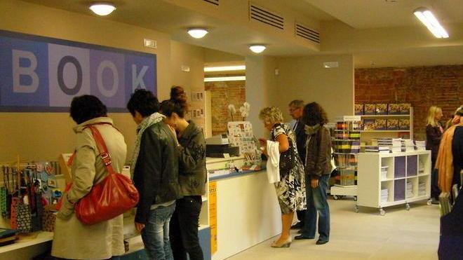 Una libreria dell’editore Felici a Palazzo Blu
