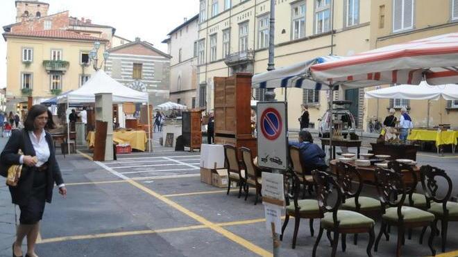 Comics e antiquari gran folla in centro