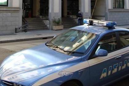 Gitani al centro commerciale, è caos
