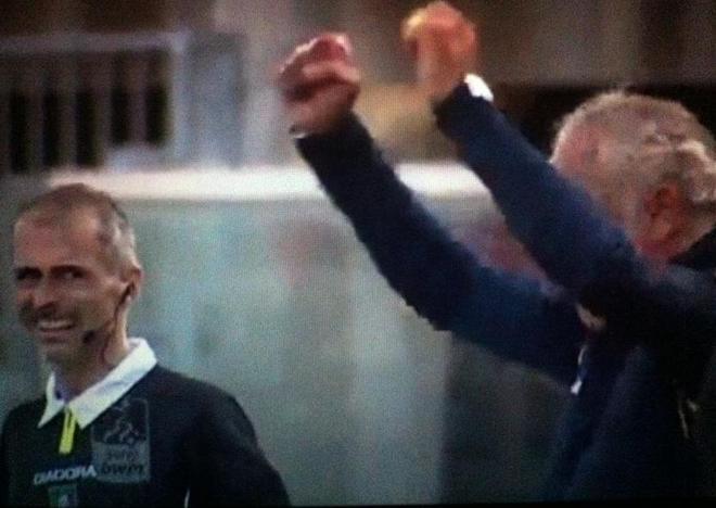 L’arbitro ha chiesto la maglia al veronese Cacia 