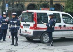 Viaggia senza patentino e assicurazione: maxi-multa e scooter sequestrato 