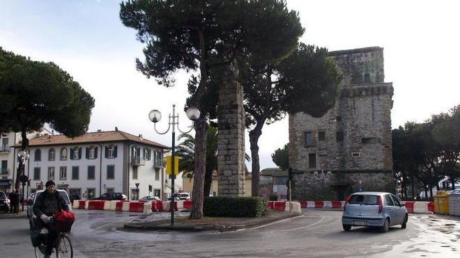 Accoltellato per motivi sentimentali, grave 28enne