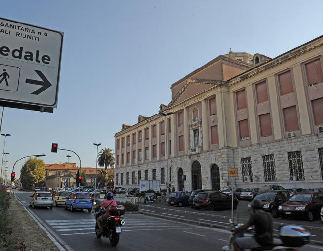L’Asl ai dipendenti: «Basta sprechi di carta e stampanti» 