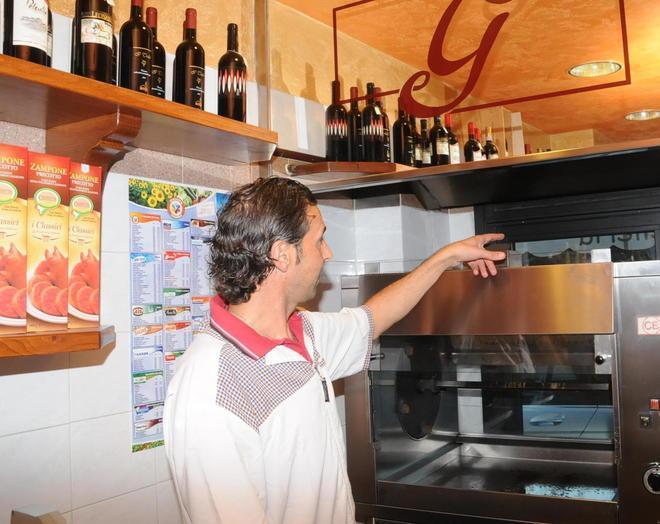 Ladro contorsionista in azione in una macelleria della Piana 