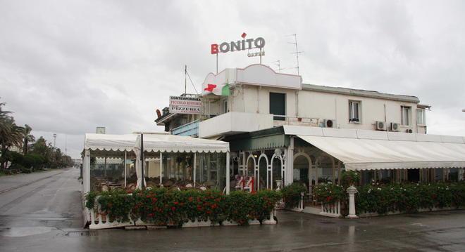 Passeggiata, commercianti in rivolta 