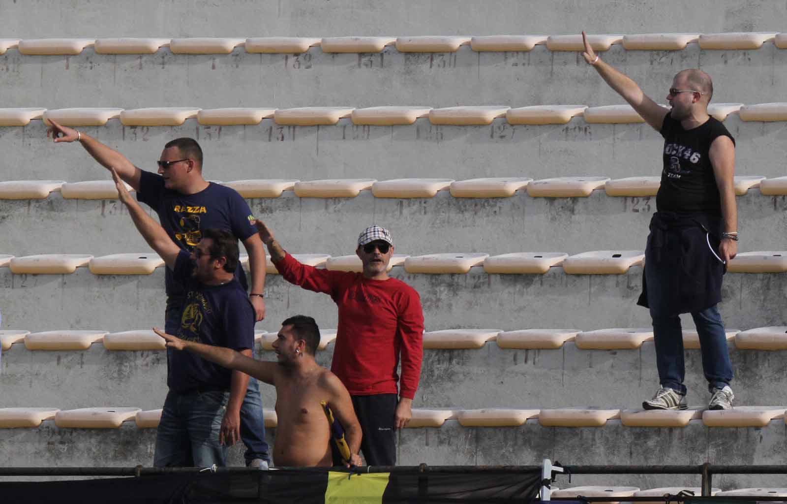 Cori anti-Morosini, la polizia ha già identificato 4 tifosi 