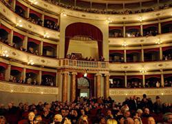 Sul sito dei super-saldi anche i biglietti per il Goldoni 
