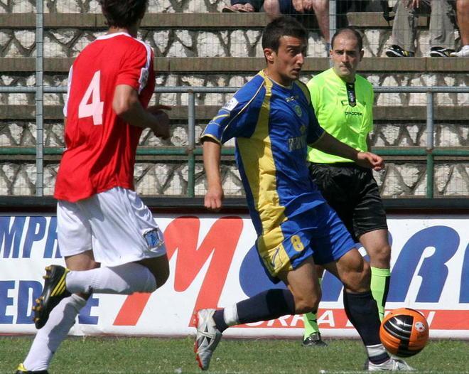 La Lucchese ingaggia il mediano Giovanni Conti 