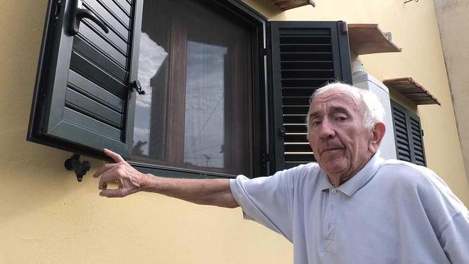 Entrano di notte in una casa rubati soldi, orologi e preziosi 
