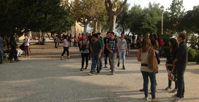 «Ora basta, vogliamo solo una scuola normale» 