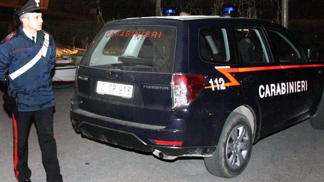 Furto in villa, rubano auto, soldi e rolex