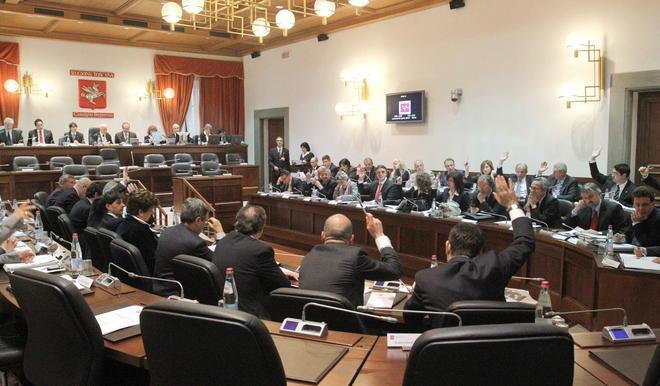 Province, la Regione non decide 