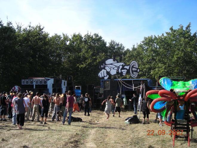 Rave party non autorizzato: 58 denunce 