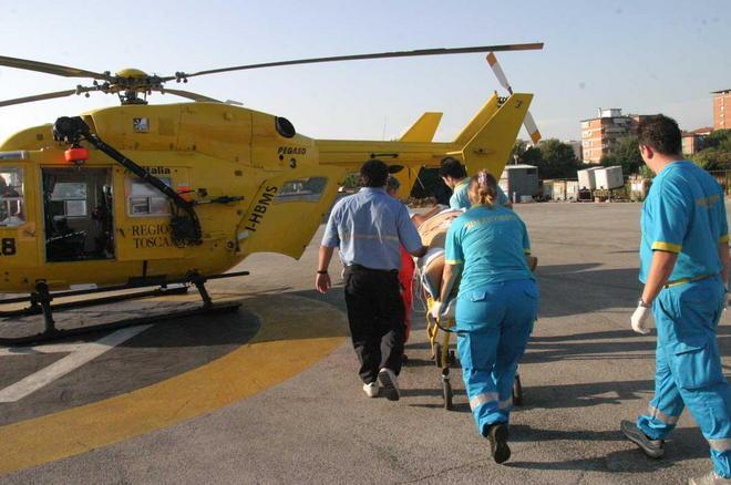 Ciclista travolto da un’auto sulla strada Maremmana 