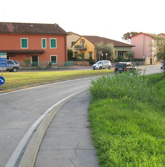 Via del Gallo: sparito il cartello con i divieti 
