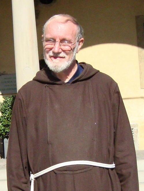 Padre Gianfranco Macconi cappellano dell’ospedale