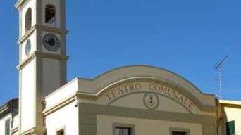 Per le rifiniture del teatro ci pensa la popolazione