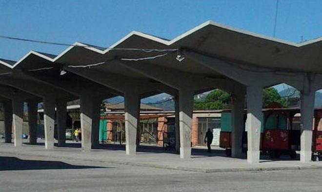 Una sala di lettura negli spazi del mercato