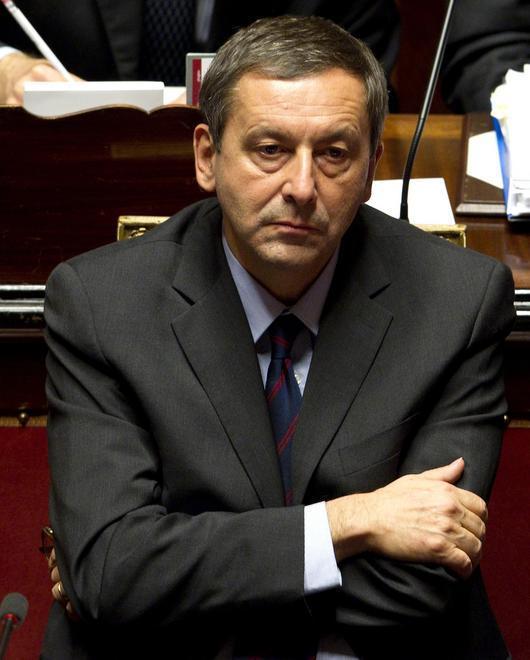 La contestatissima proposta: da 18 a 24 ore settimanali di lavoro