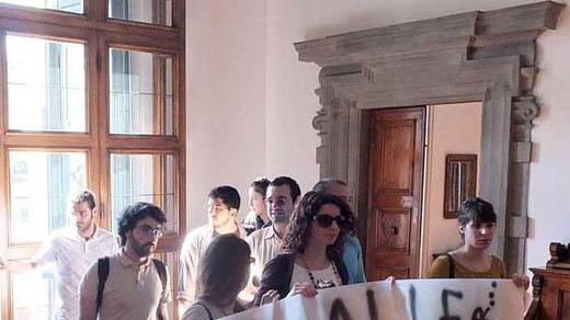 Blitz degli studenti contro gli esterni nel cda dell’ateneo