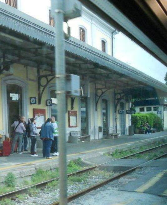 Preso mentre tenta di sottrarre il cellulare 