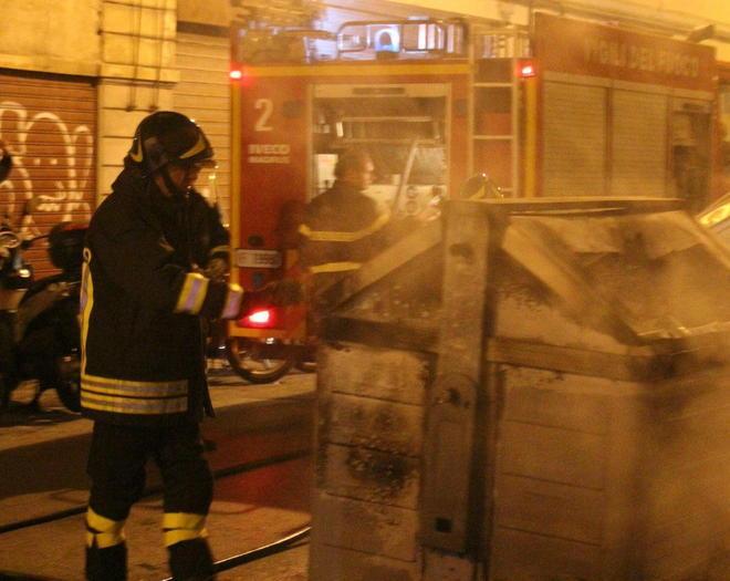Bruciati 160 cassonetti dei rifiuti dall’inizio dell’anno 