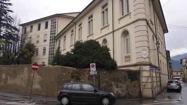 «Un baraccone che costa 780mila euro»