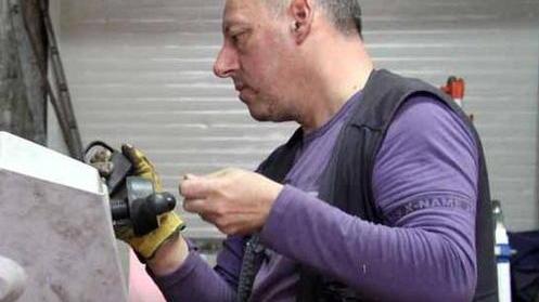 Come ripartire dopo la Eaton Roberto è ora un fabbro doc