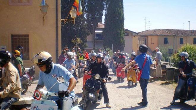 A Cappiano raduno regionale Vespa club