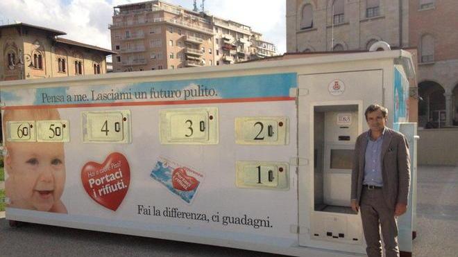 Multe e telecamere per fermare chi abbandona i rifiuti in strada