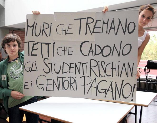 Stagi, in Comune la protesta dei 200 