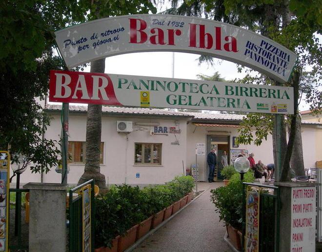 Colpo al bar del Dlf, scassinati i videopoker 