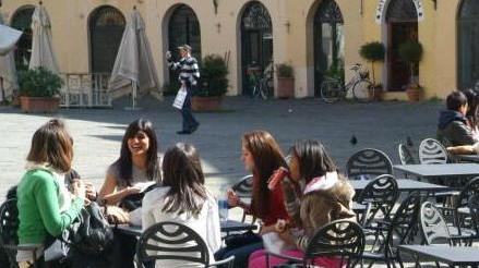 Piazza Anfiteatro, regno indiscusso di ristoranti e pub